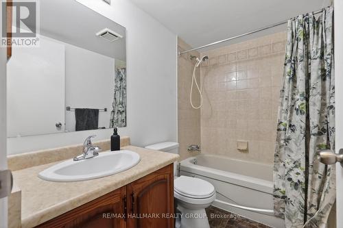 33 Haxby Private, Ottawa, ON - Indoor Photo Showing Bathroom