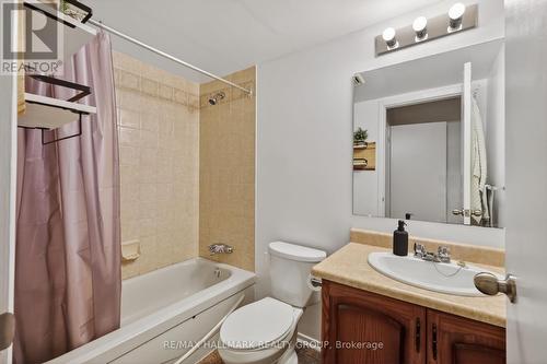 33 Haxby Private, Ottawa, ON - Indoor Photo Showing Bathroom
