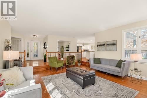 5763 Gowan Gate, Ottawa, ON - Indoor Photo Showing Living Room