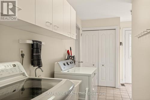 5763 Gowan Gate, Ottawa, ON - Indoor Photo Showing Laundry Room