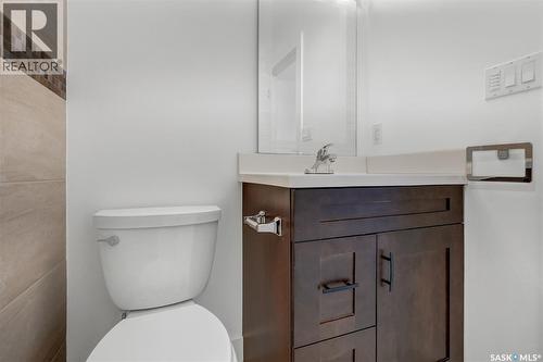 2419 Glamis Place E, Regina, SK - Indoor Photo Showing Bathroom