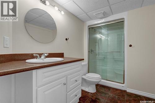 2419 Glamis Place E, Regina, SK - Indoor Photo Showing Bathroom