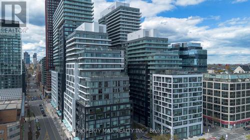 403 - 70 PRINCESS STREET  Toronto, ON M5A 0X6