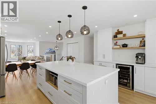 5 Bradbury Crescent, Paris, ON - Indoor Photo Showing Kitchen With Upgraded Kitchen