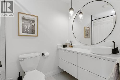 5 Bradbury Crescent, Paris, ON - Indoor Photo Showing Bathroom
