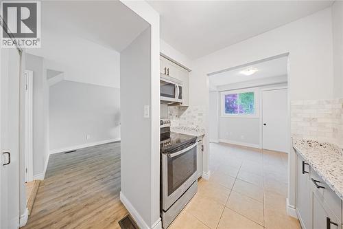 183 Bedford Crescent, Sarnia, ON - Indoor Photo Showing Kitchen