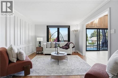 176 Albion Falls Boulevard, Hamilton, ON - Indoor Photo Showing Living Room