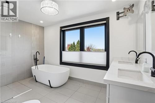 176 Albion Falls Boulevard, Hamilton, ON - Indoor Photo Showing Bathroom