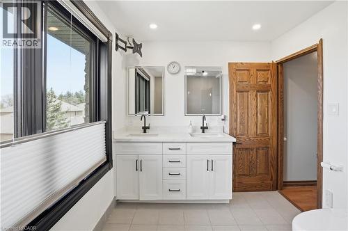 176 Albion Falls Boulevard, Hamilton, ON - Indoor Photo Showing Bathroom