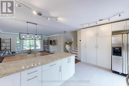 16 Palgrave Crescent, Brampton, ON - Indoor Photo Showing Kitchen