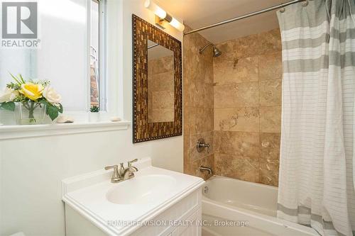 16 Palgrave Crescent, Brampton, ON - Indoor Photo Showing Bathroom