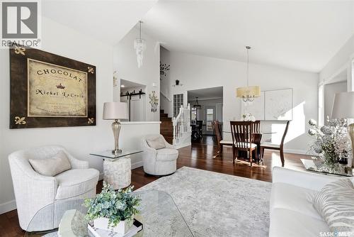3234 Peyson Bay E, Regina, SK - Indoor Photo Showing Living Room