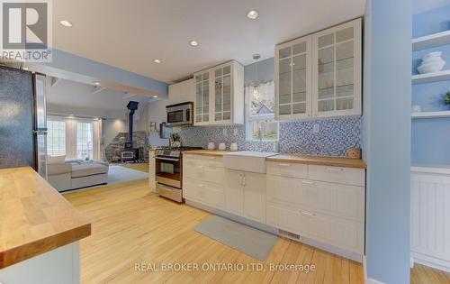 150 Strathcona Street, Cambridge, ON - Indoor Photo Showing Kitchen