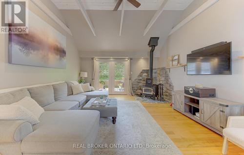 150 Strathcona Street, Cambridge, ON - Indoor Photo Showing Living Room With Fireplace