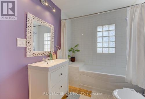 150 Strathcona Street, Cambridge, ON - Indoor Photo Showing Bathroom