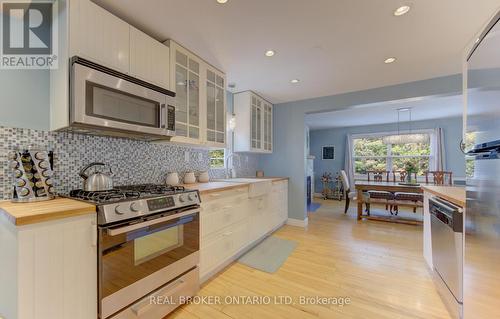 150 Strathcona Street, Cambridge, ON - Indoor Photo Showing Kitchen With Upgraded Kitchen
