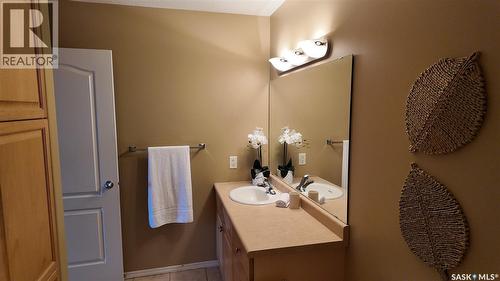 E 4128 Buckingham Drive, Regina, SK - Indoor Photo Showing Bathroom