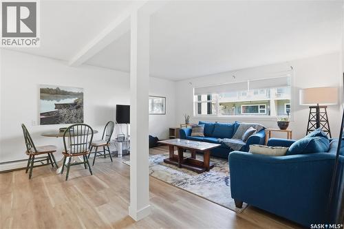28 42 Spence Street, Regina, SK - Indoor Photo Showing Living Room