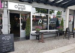 916 COMMERCIAL DRIVE  Vancouver, BC V5L 3W7