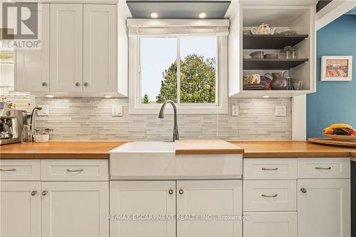 66 Skyline Drive, Hamilton, ON - Indoor Photo Showing Kitchen