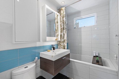 Salle de bains - 55 Av. Madsen, Beaconsfield, QC - Indoor Photo Showing Bathroom