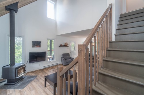 Staircase - 42 Ch. Raphaël, Nominingue, QC - Indoor Photo Showing Other Room