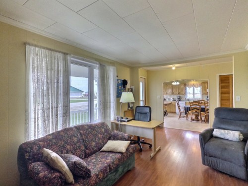 Salon - 485 Route 391, Saint-Eugène-De-Guigues, QC - Indoor Photo Showing Living Room