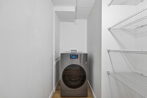 Salle de lavage - 118-350 Rue Querbes, Vaudreuil-Dorion, QC - Indoor Photo Showing Laundry Room