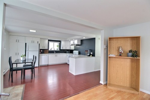 Vue d'ensemble - 265 10E Rue, Val-D'Or, QC - Indoor Photo Showing Kitchen