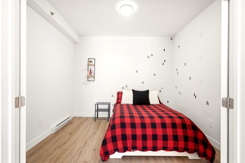 Bedroom - 303-240 Rue Du Cercle-Des-Cantons, Bromont, QC - Indoor Photo Showing Bedroom