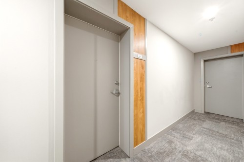 Mud Room - 303-240 Rue Du Cercle-Des-Cantons, Bromont, QC - Indoor Photo Showing Other Room