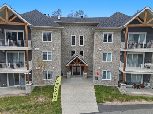 Front of Structure - 303-240 Rue Du Cercle-Des-Cantons, Bromont, QC - Outdoor With Facade