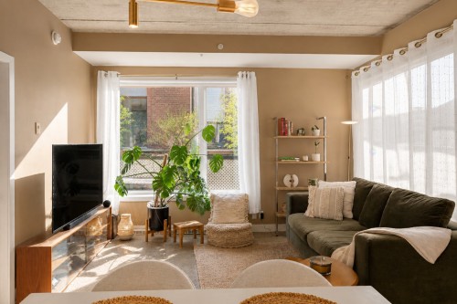 Living Room - 1E-730 Rue Rose-De-Lima, Montréal (Le Sud-Ouest), QC - Indoor Photo Showing Living Room