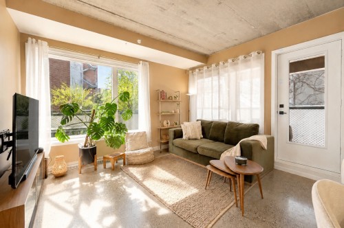 Living Room - 1E-730 Rue Rose-De-Lima, Montréal (Le Sud-Ouest), QC - Indoor Photo Showing Living Room