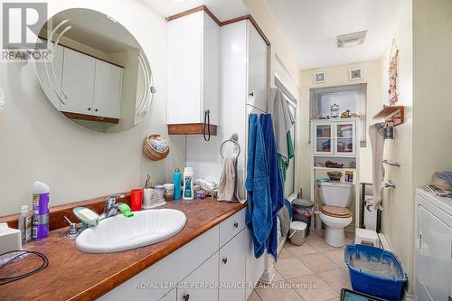 656 St Felix Street, Cornwall, ON - Indoor Photo Showing Bathroom