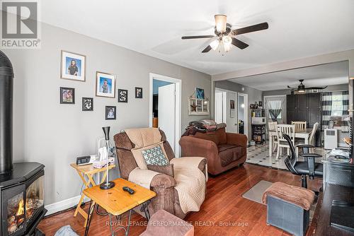 656 St Felix Street, Cornwall, ON - Indoor Photo Showing Living Room