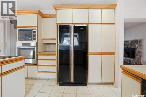 2 Culliton Crescent, Regina, SK - Indoor Photo Showing Kitchen