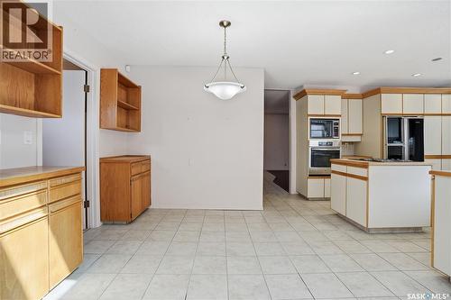 2 Culliton Crescent, Regina, SK - Indoor Photo Showing Kitchen