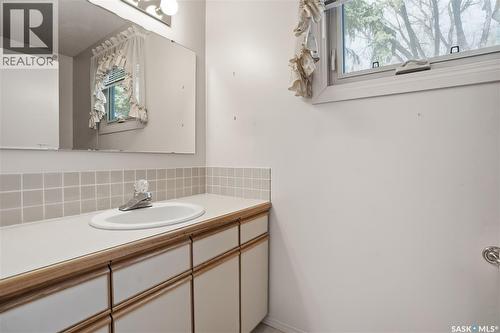 2 Culliton Crescent, Regina, SK - Indoor Photo Showing Bathroom