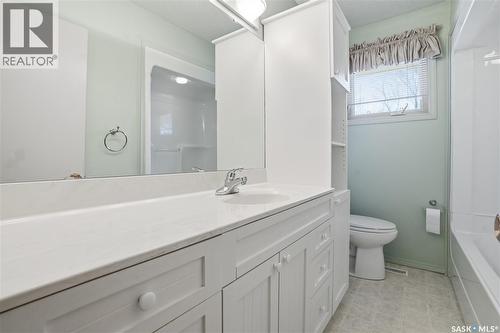 2 Culliton Crescent, Regina, SK - Indoor Photo Showing Bathroom
