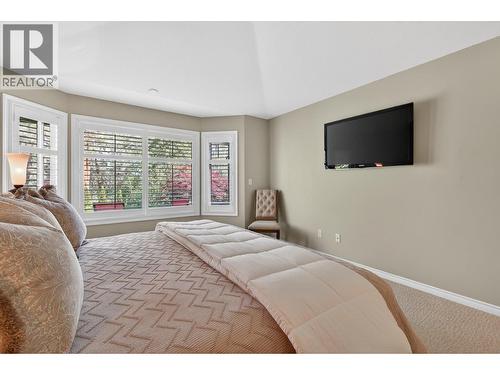 3929 Gallaghers Circle, Kelowna, BC - Indoor Photo Showing Bedroom