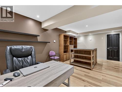 3929 Gallaghers Circle, Kelowna, BC - Indoor