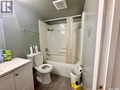 4 3625 Chaben Place, Saskatoon, SK - Indoor Photo Showing Bathroom