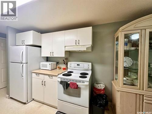 4 3625 Chaben Place, Saskatoon, SK - Indoor Photo Showing Kitchen