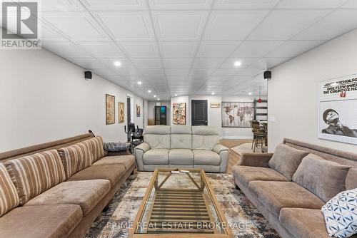 72323 Bluewater Highway, Bluewater (Hay), ON - Indoor Photo Showing Living Room