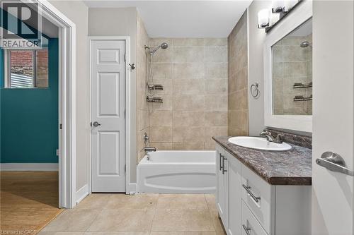 UNIT A - 167 Walnut Street S, Hamilton, ON - Indoor Photo Showing Bathroom