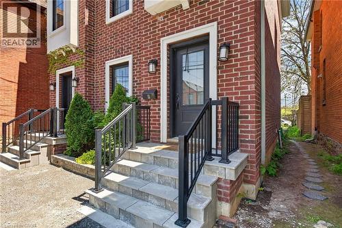 UNIT B - 167 Walnut Street S, Hamilton, ON - Outdoor