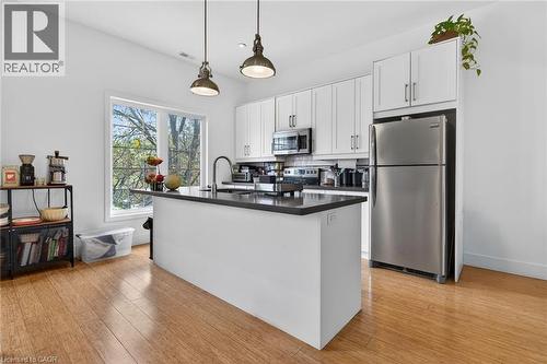 UNIT B - 167 Walnut Street S, Hamilton, ON - Indoor Photo Showing Kitchen With Upgraded Kitchen