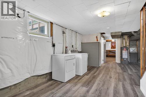 35 Peter Street, Chatham, ON - Indoor Photo Showing Laundry Room