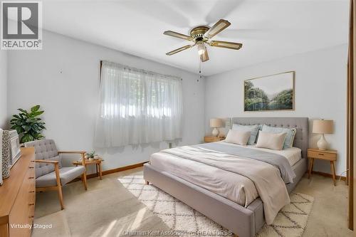 35 Peter Street, Chatham, ON - Indoor Photo Showing Bedroom